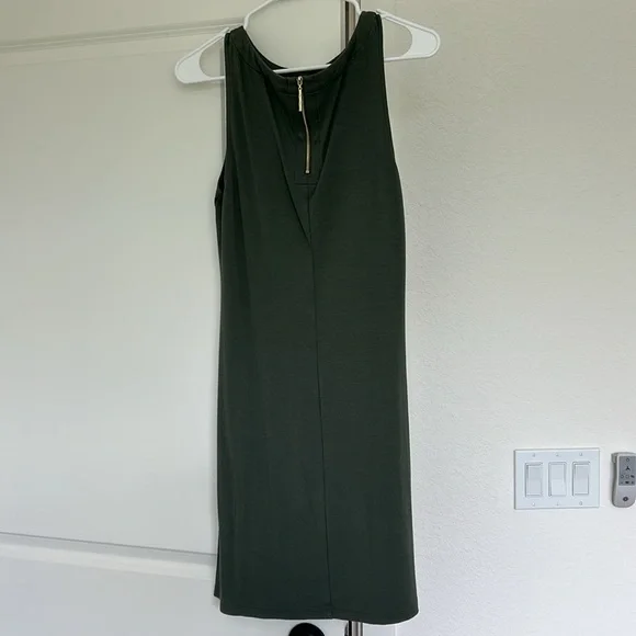 TOMMY BAHAMA Medium Sheath Dress in Olive Green - Picture 2 of 4